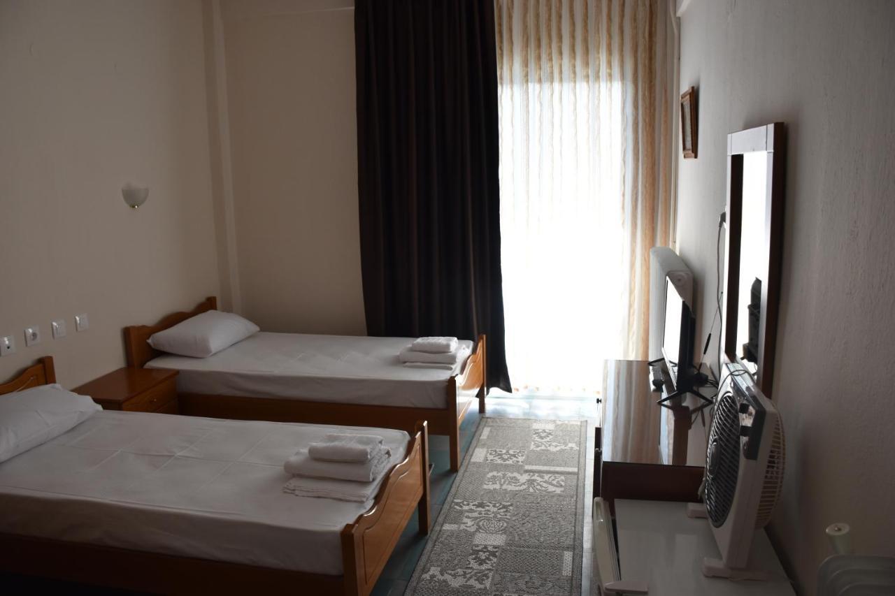 Parissas Hotel Tsotílion Eksteriør bilde